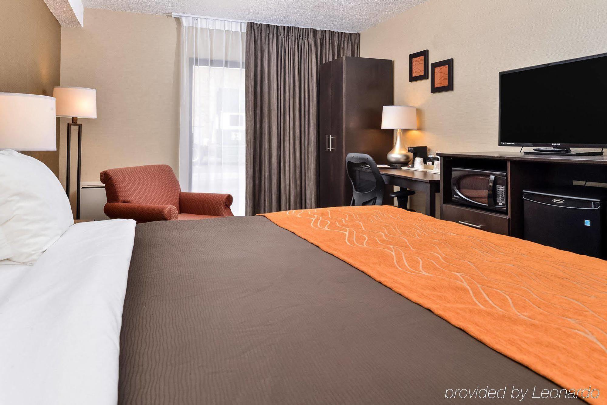 Comfort Inn Брамптън Екстериор снимка