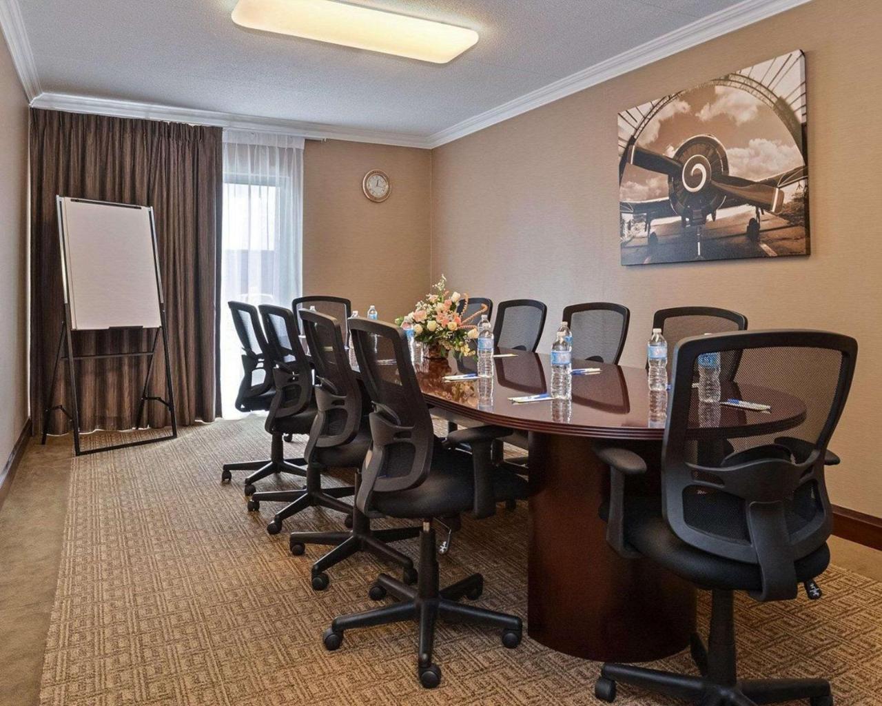 Comfort Inn Брамптън Екстериор снимка