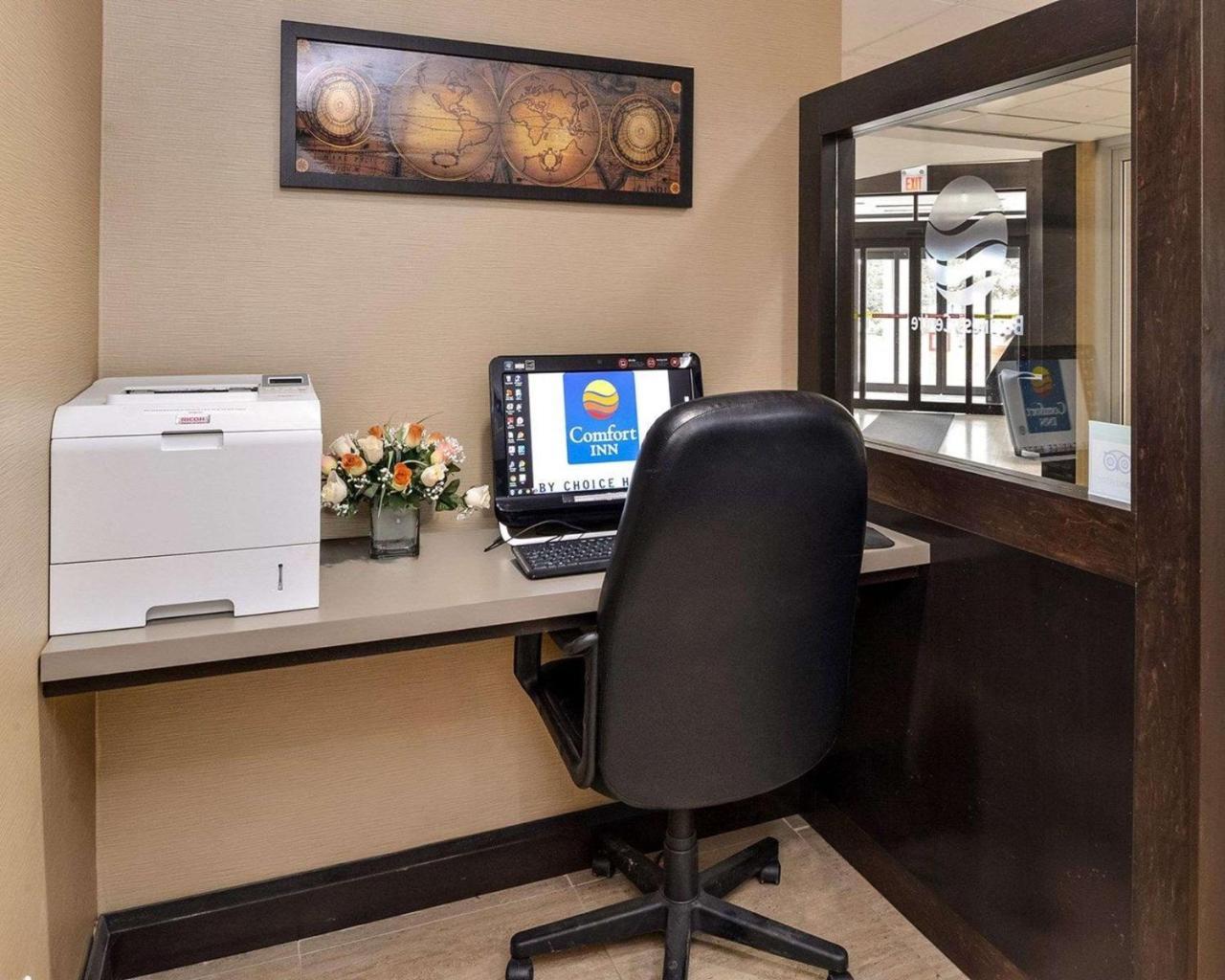 Comfort Inn Брамптън Екстериор снимка