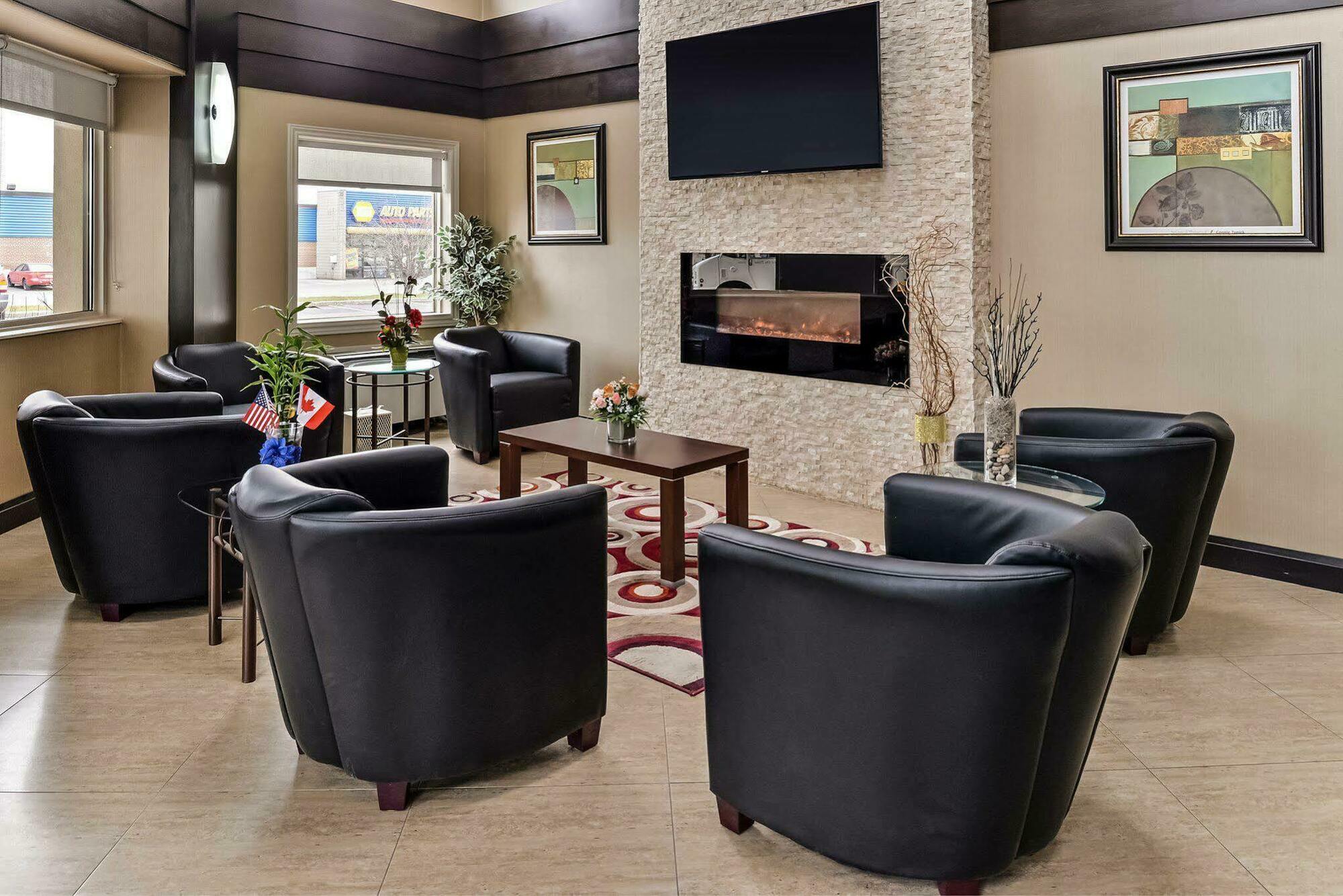 Comfort Inn Брамптън Екстериор снимка