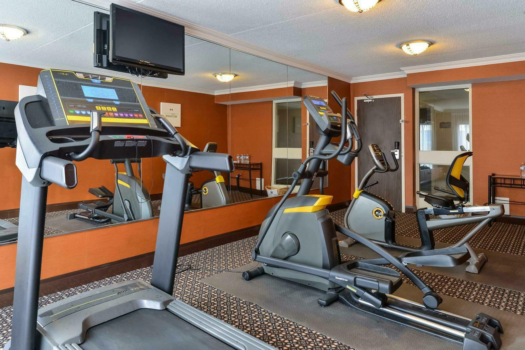 Comfort Inn Брамптън Екстериор снимка