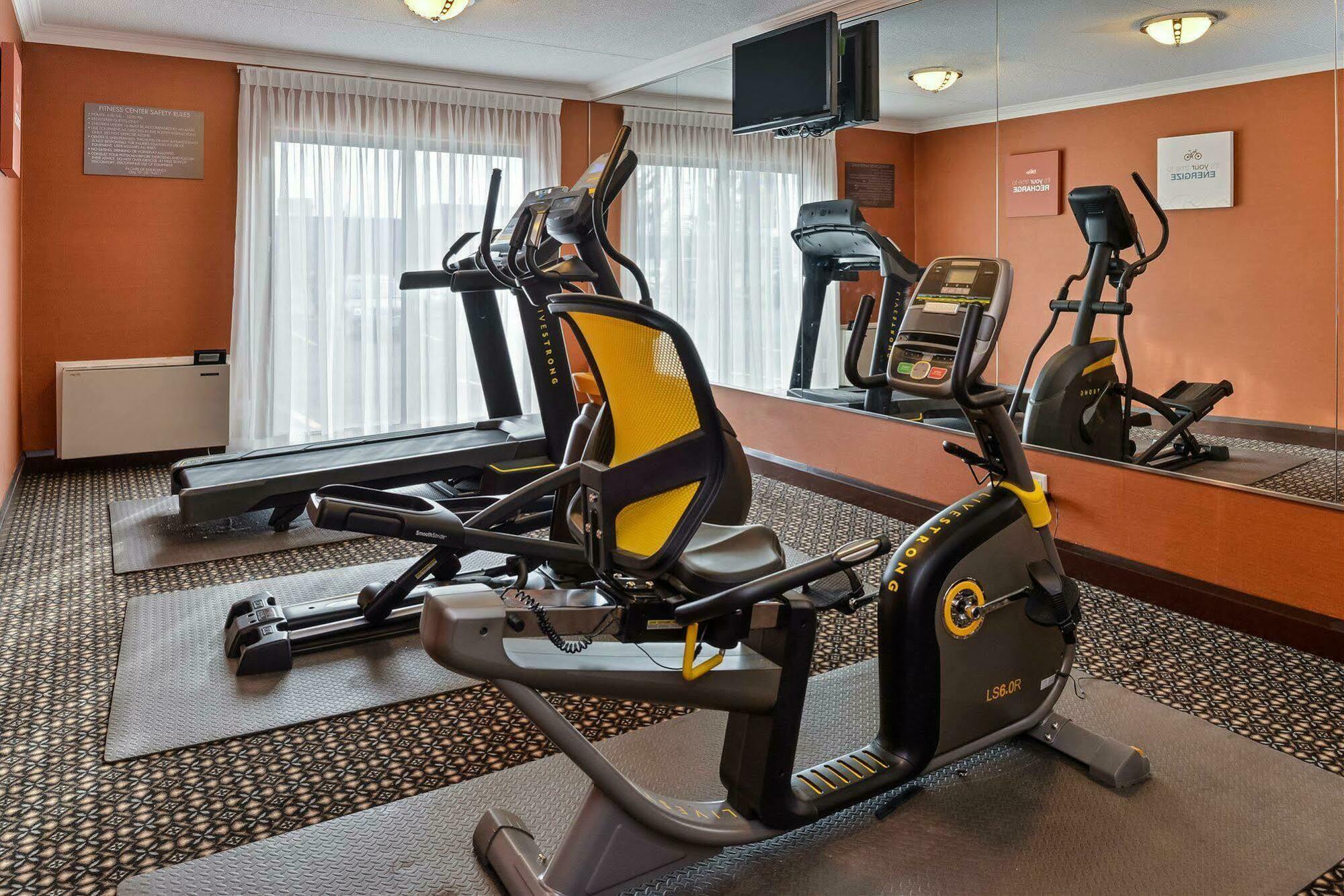 Comfort Inn Брамптън Екстериор снимка