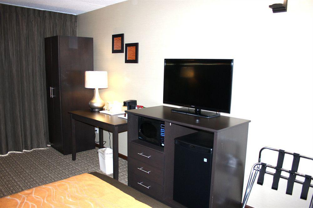 Comfort Inn Брамптън Екстериор снимка