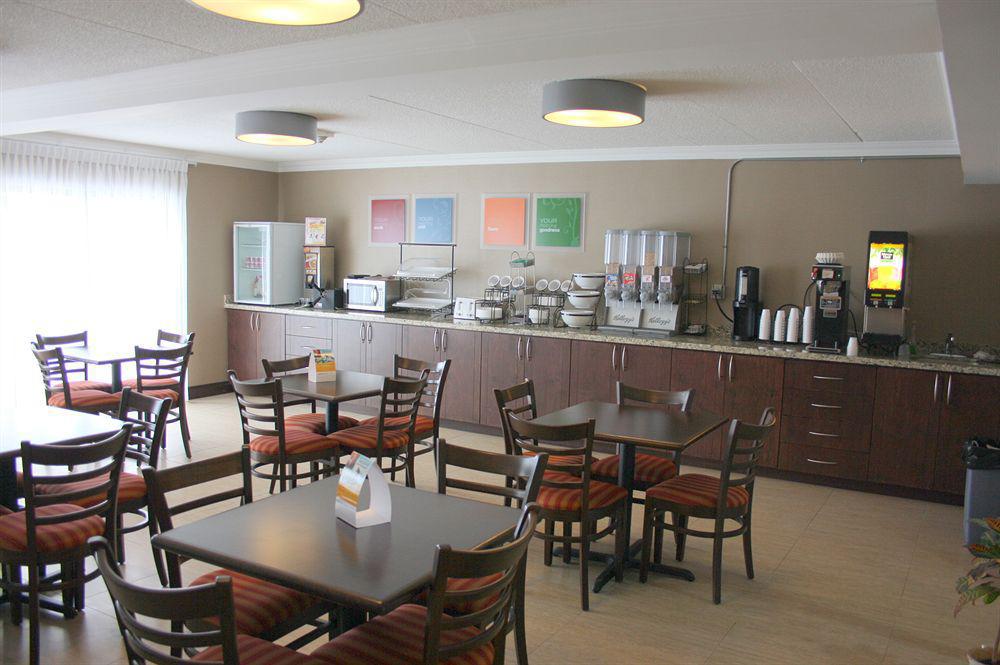 Comfort Inn Брамптън Екстериор снимка